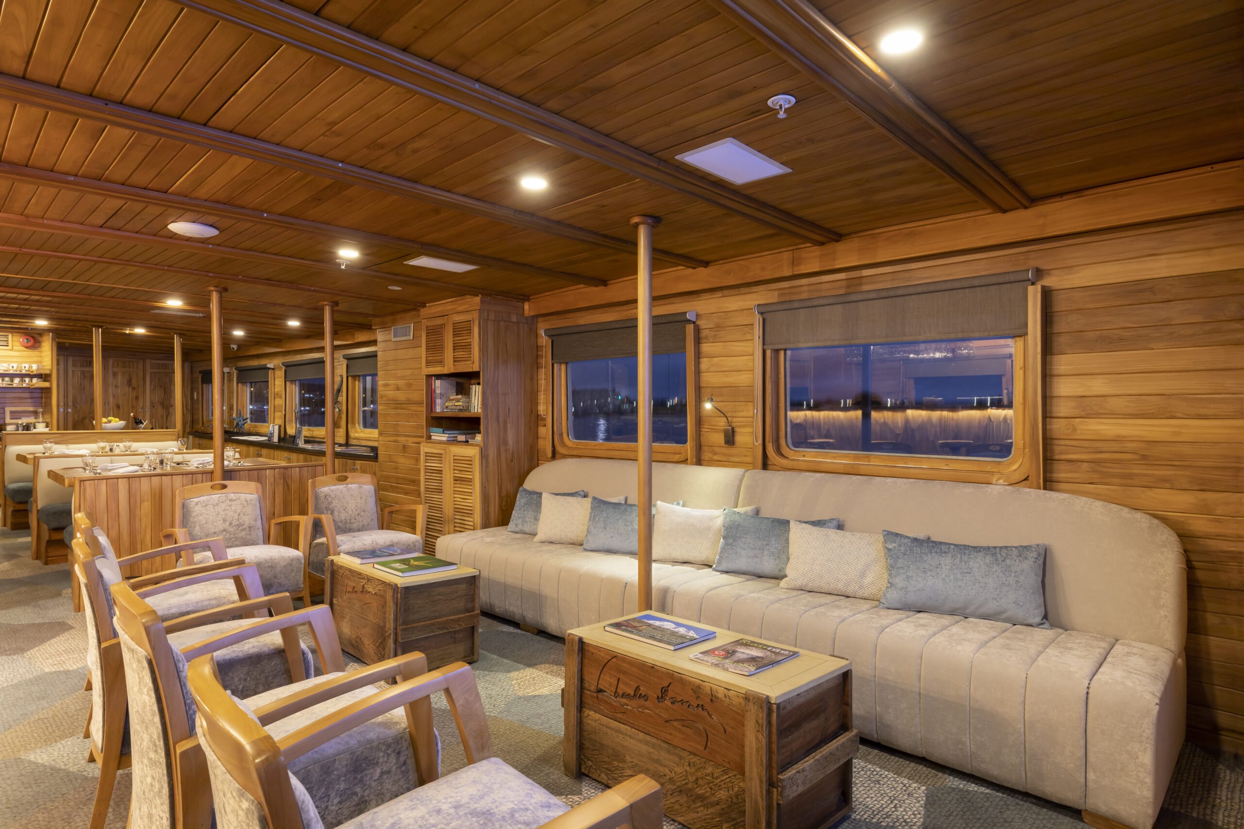 Coral II Lounge earth deck
